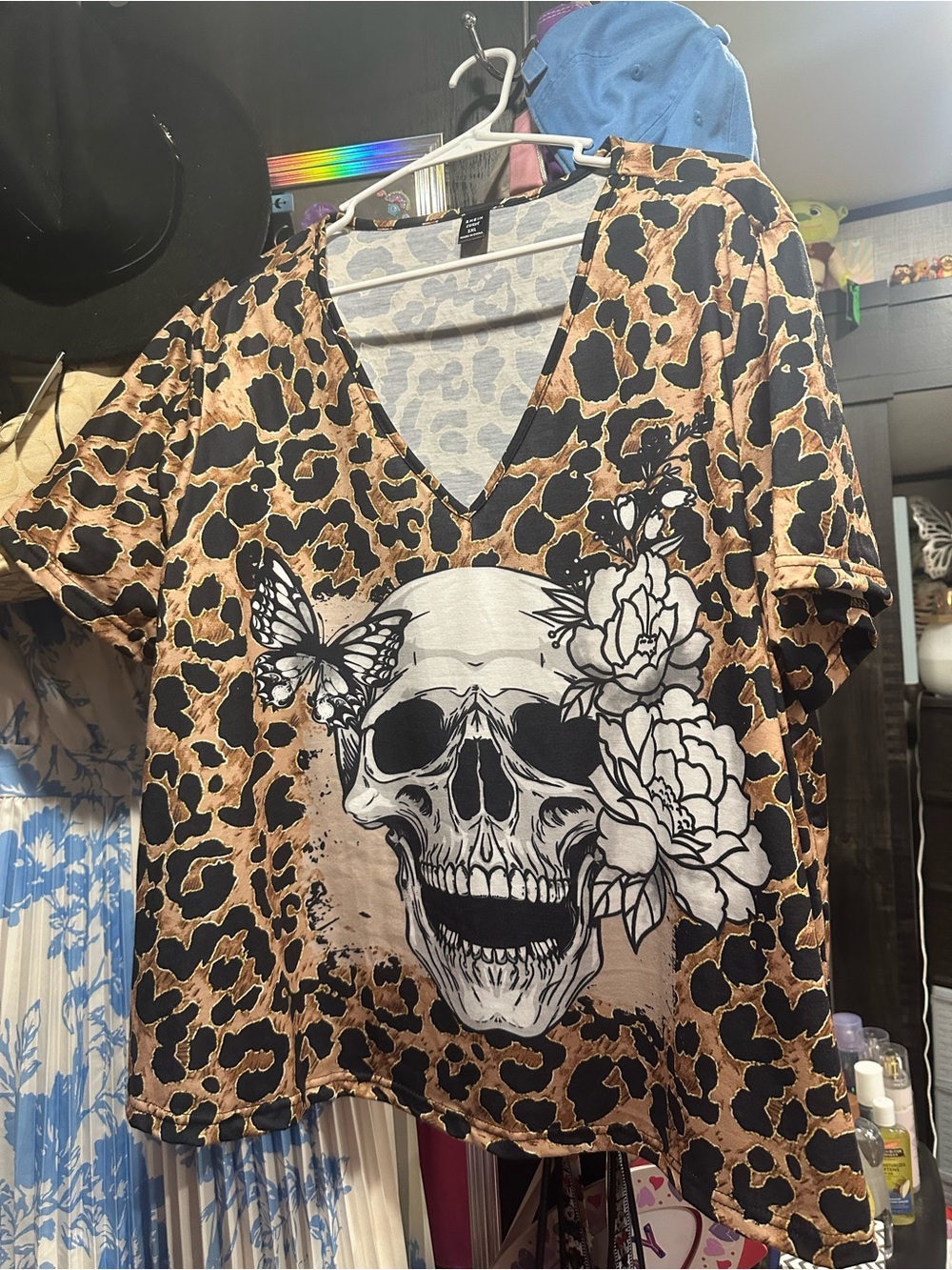 SHEIN Tan & Black Leopard Skull V-Neck Tee with White Skull & Floral